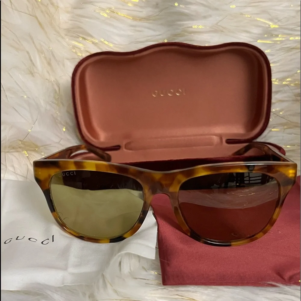 AUTHENTIC GUCCI SUNGLASSES - Picture 4 of 8